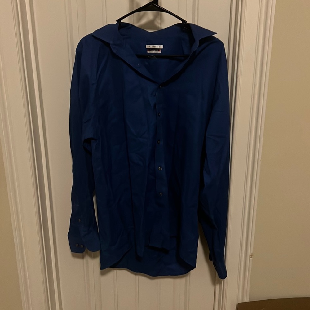 Men’s. Vanheusen 16-34/35 blue dress shirt